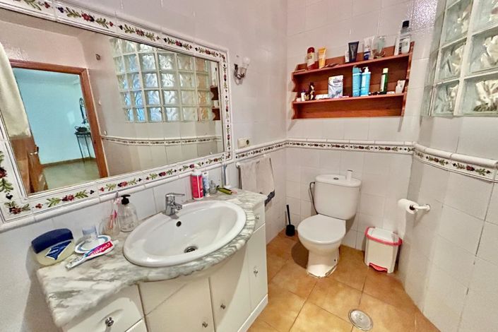 Image No.18-2 Bed Apartment for sale