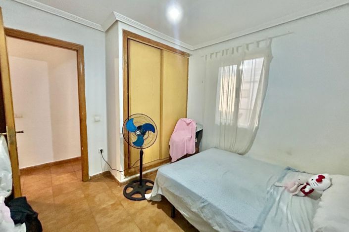 Image No.20-3 Bed Apartment for sale