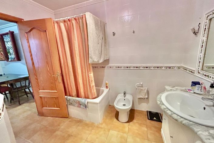 Image No.23-2 Bed Apartment for sale