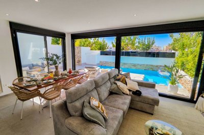 med608805e50ccf463d958398f3b3053a49-2820x1880