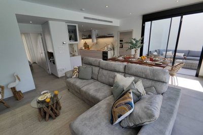 medcbae618982d74e5a9aaabea81160ee0c-2820x1880