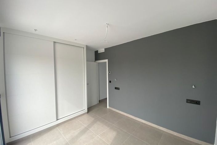 Image No.13-3 Bed Villa for sale