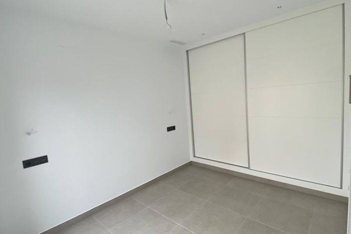 Image No.21-3 Bed Villa for sale