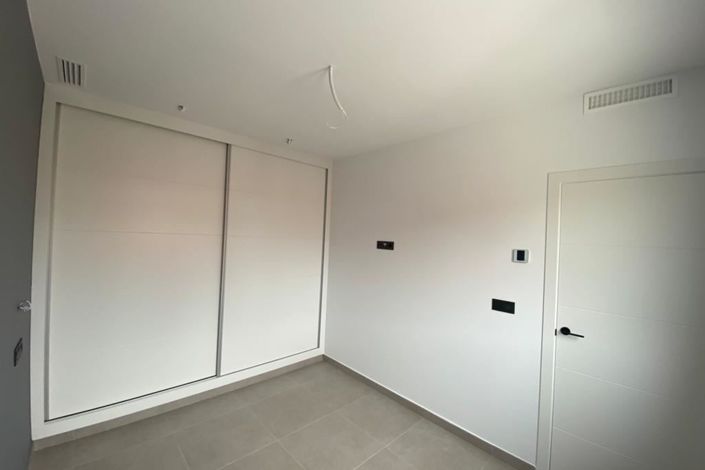 Image No.6-3 Bed Villa for sale