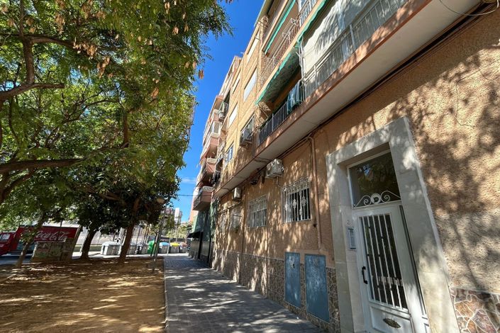 Image No.1-5 Bed Apartment for sale