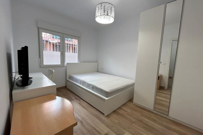 Image No.20-5 Bed Apartment for sale