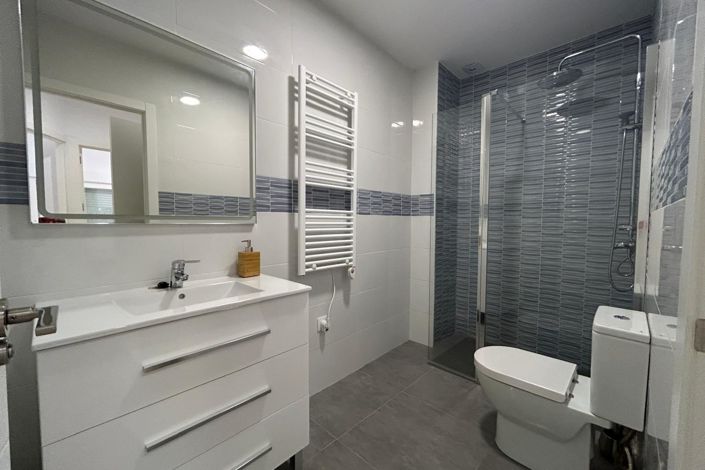 Image No.23-5 Bed Apartment for sale