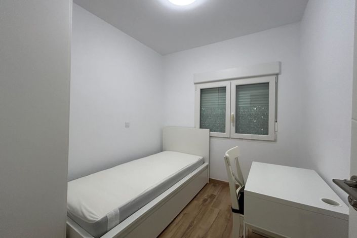 Image No.26-5 Bed Apartment for sale