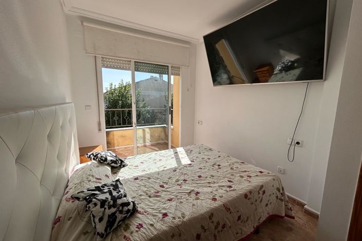 Image No.19-3 Bed Townhouse for sale