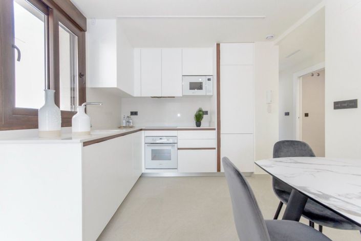 Image No.11-3 Bed Apartment for sale