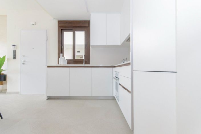 Image No.12-3 Bed Apartment for sale