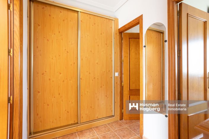 Image No.16-3 Bed Townhouse for sale