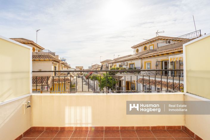 Image No.23-2 Bed Townhouse for sale