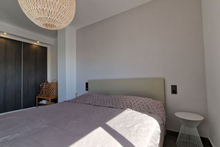 Image No.20-2 Bed Apartment for sale