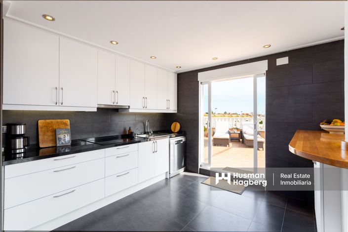 Image No.22-3 Bed Apartment for sale