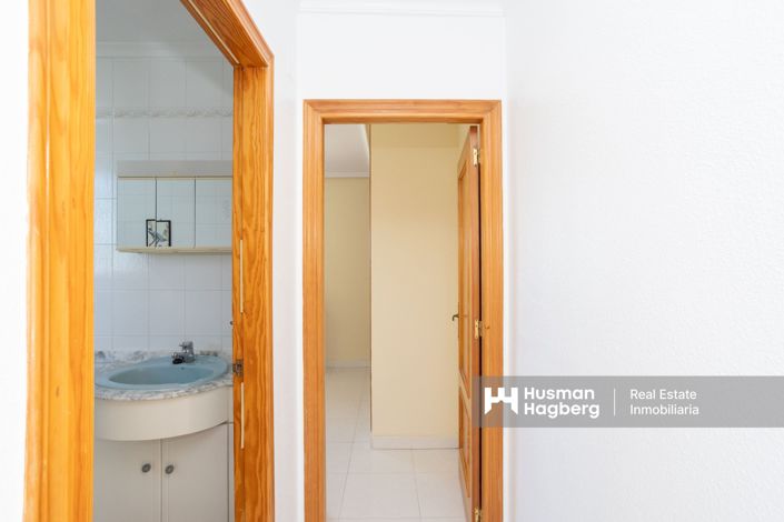 Image No.12-6 Bed Villa for sale