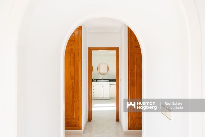 Image No.42-6 Bed Villa for sale