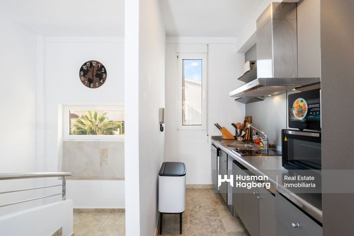 Image No.14-4 Bed Townhouse for sale