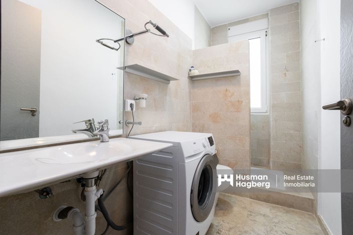 Image No.17-4 Bed Townhouse for sale