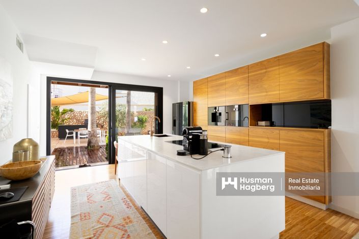 Image No.29-4 Bed Townhouse for sale