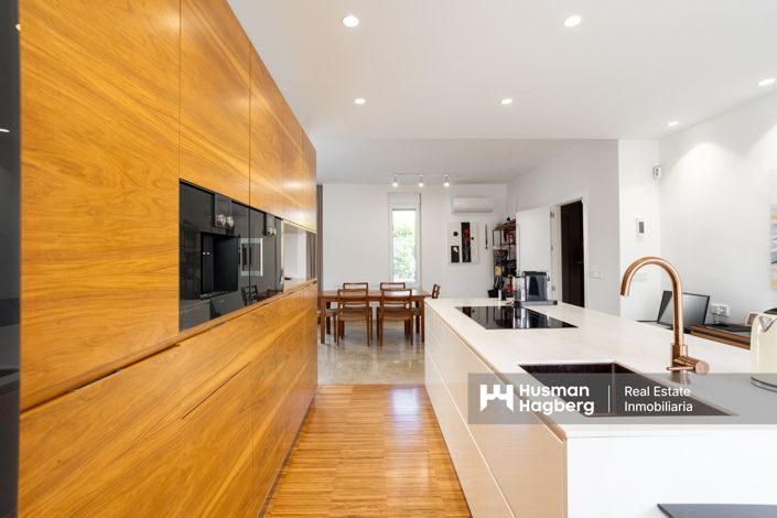 Image No.5-4 Bed Townhouse for sale