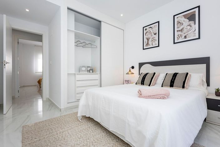 Image No.23-2 Bed Apartment for sale