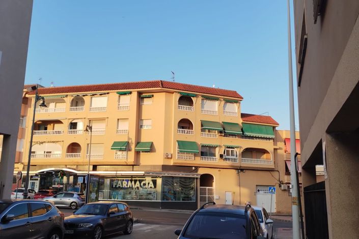 Image No.25-2 Bed Apartment for sale