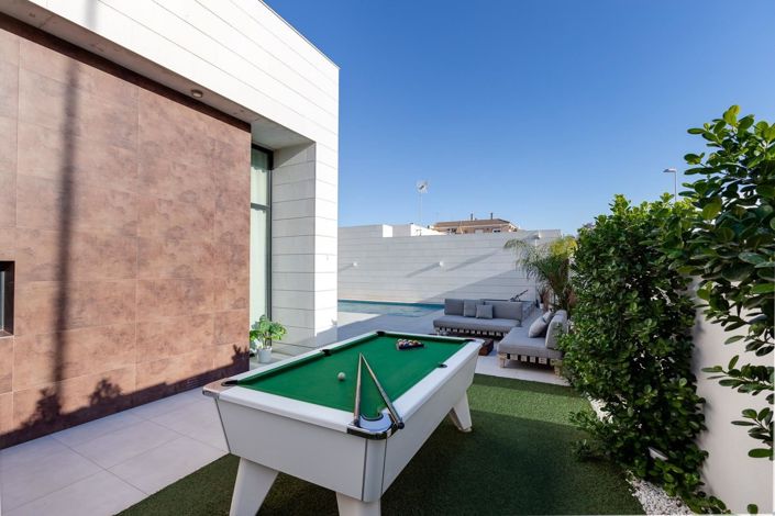 Image No.3-3 Bed Villa for sale