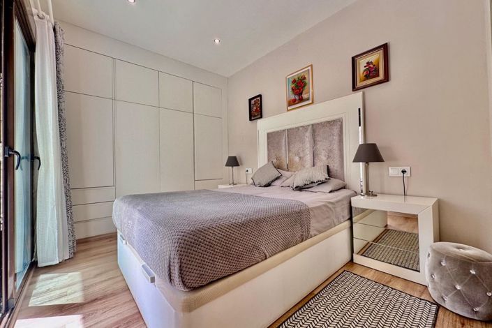 Image No.16-3 Bed Townhouse for sale