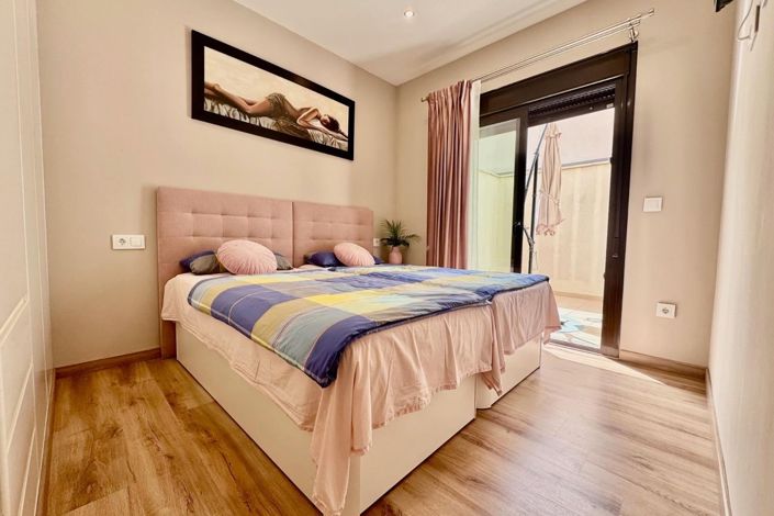 Image No.19-3 Bed Townhouse for sale