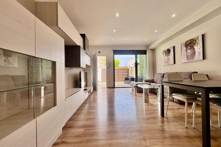 Image No.20-3 Bed Townhouse for sale