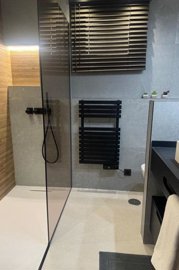 med5nggt2f358cv3l9g8r-1880x2820