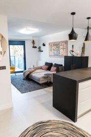 med5nggszf358cv3l8h58-1880x2820