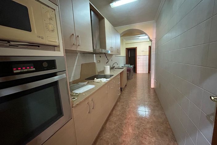 Image No.12-3 Bed Townhouse for sale