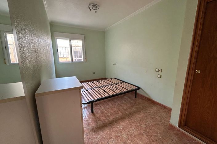 Image No.13-3 Bed Townhouse for sale