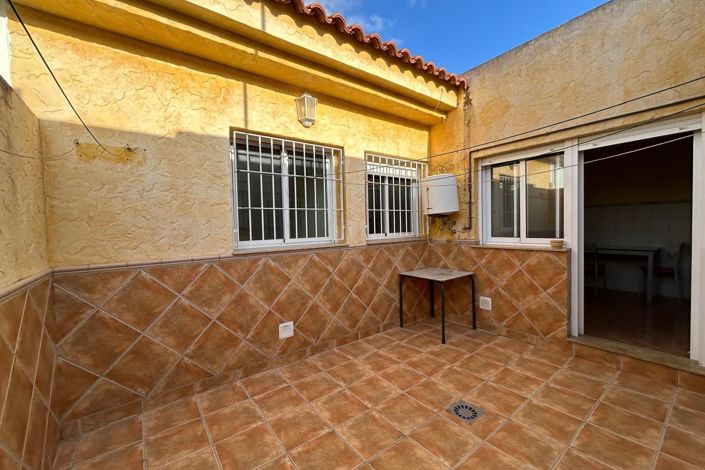 Image No.29-3 Bed Townhouse for sale