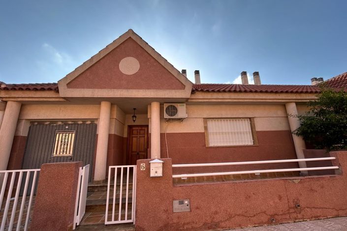 Image No.4-3 Bed Townhouse for sale