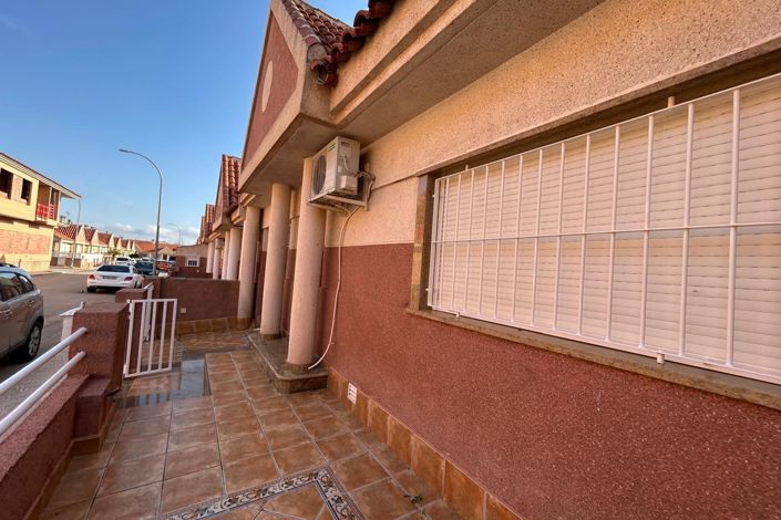 Image No.5-3 Bed Townhouse for sale