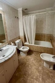 med5nhcg49358cf7ncn67-1880x2820