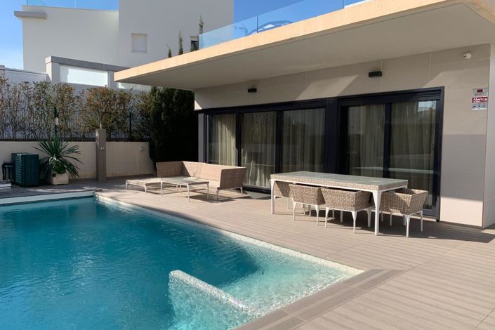 Image No.1-4 Bed Villa for sale