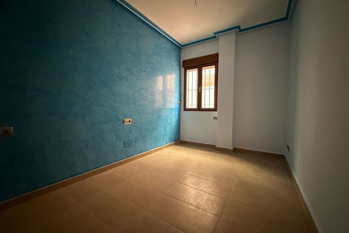 Image No.12-4 Bed Apartment for sale