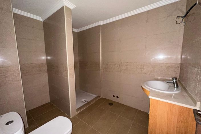 Image No.18-4 Bed Apartment for sale