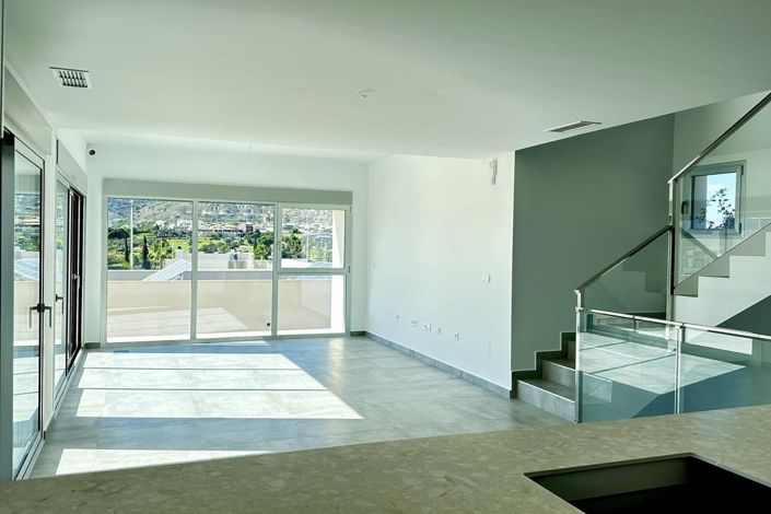 Image No.10-4 Bed Villa for sale