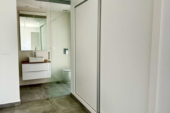 Image No.18-4 Bed Villa for sale