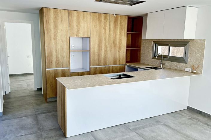 Image No.9-4 Bed Villa for sale