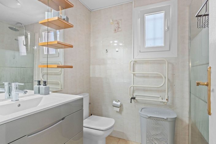 Image No.12-2 Bed Apartment for sale