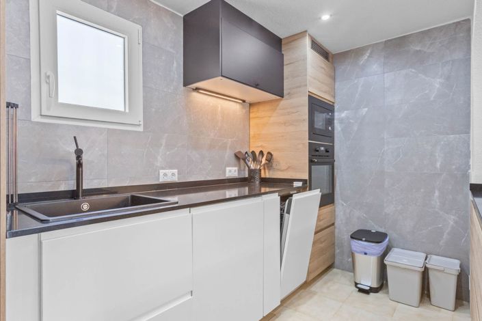 Image No.9-2 Bed Apartment for sale