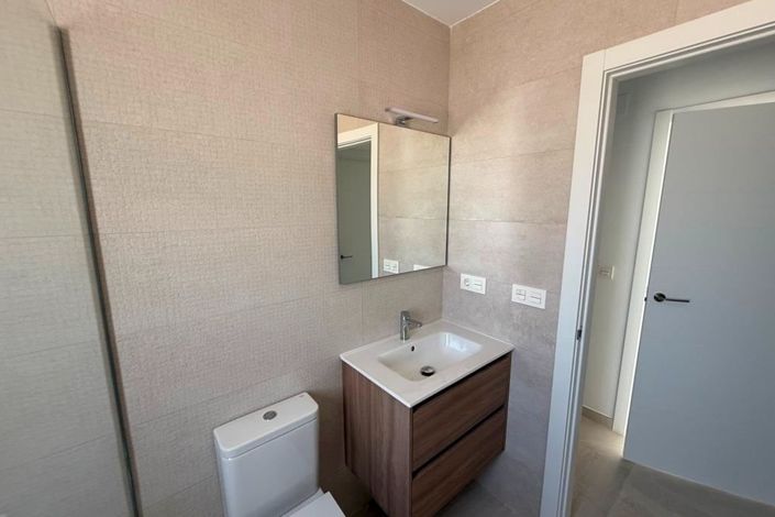 Image No.10-3 Bed Villa for sale