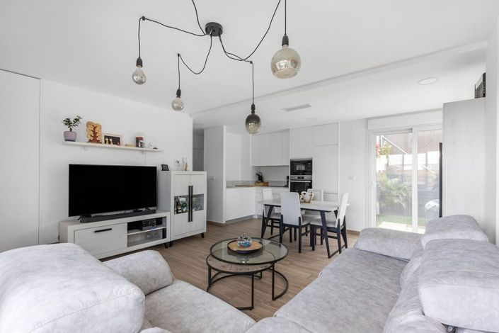 Image No.14-2 Bed Townhouse for sale