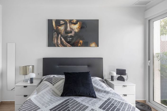 Image No.17-2 Bed Townhouse for sale